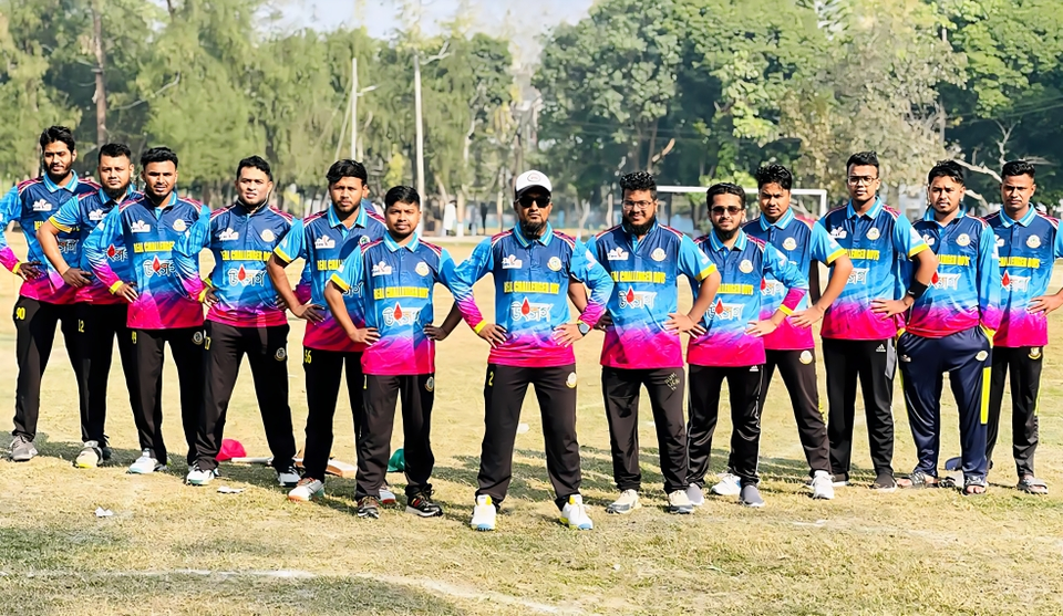 RCB টিমের ১০ম ইডিশনের জার্সির সাথে দলের প্লেয়ারগণ ❤🏏🏏